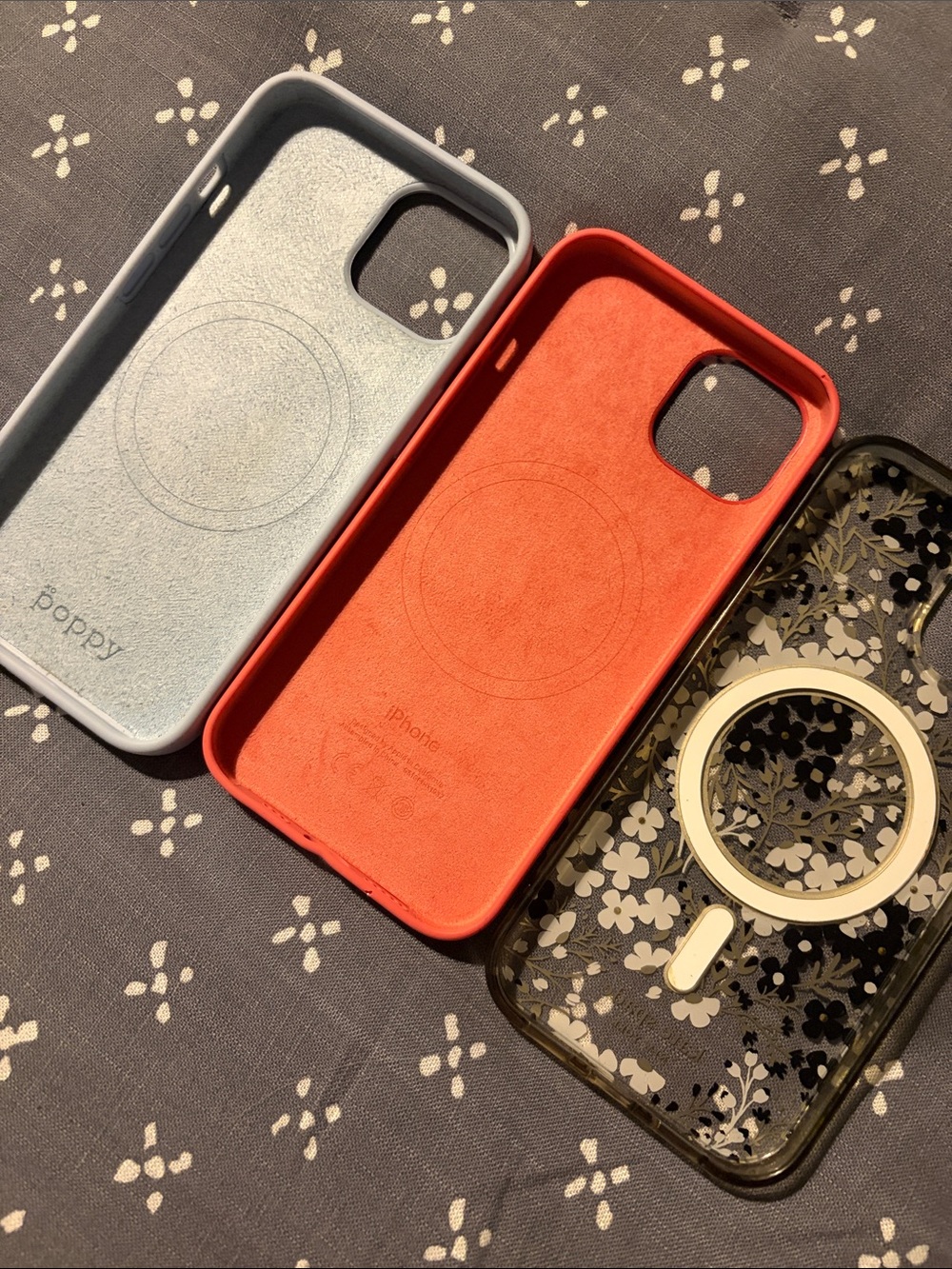 Bundle (3x) of iPhone 13 Cases - Picture 2 of 4